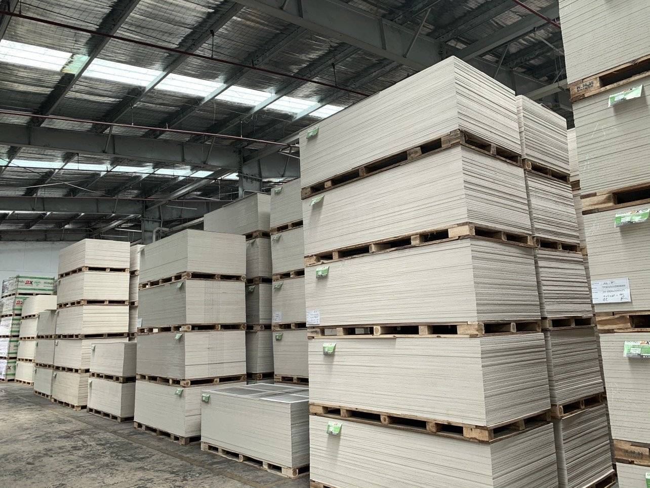 Giá tấm cemboard 18mm khổ 1000x 2000 ,Báo giá tấm sàn bê tông siêu nhẹ ,tấm bê tông nhẹ giá bao nhiêu ,báo giá tấm Duraflex ,giá tấm xi măng lót tường ,tấm lót sàn chịu lực,