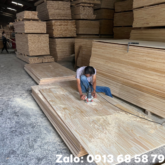 Giá gỗ ghép thông làm mặt bàn